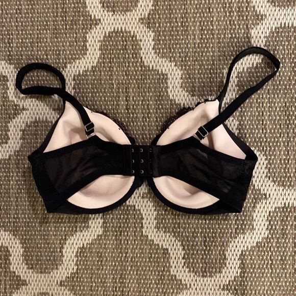 Victoria’s Secret bra underlined perfect coverage size 36DD - Picture 2 of 6